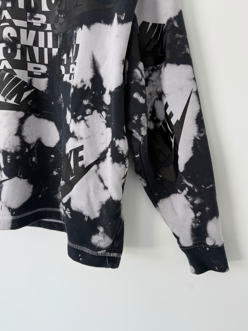 NIKE CREWNECK WITH SUAY SCREENPRINT