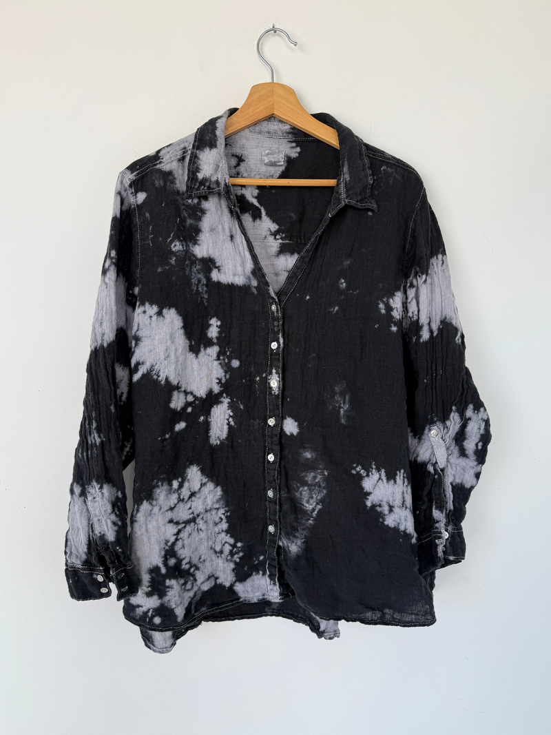 LINEN BUTTON UP