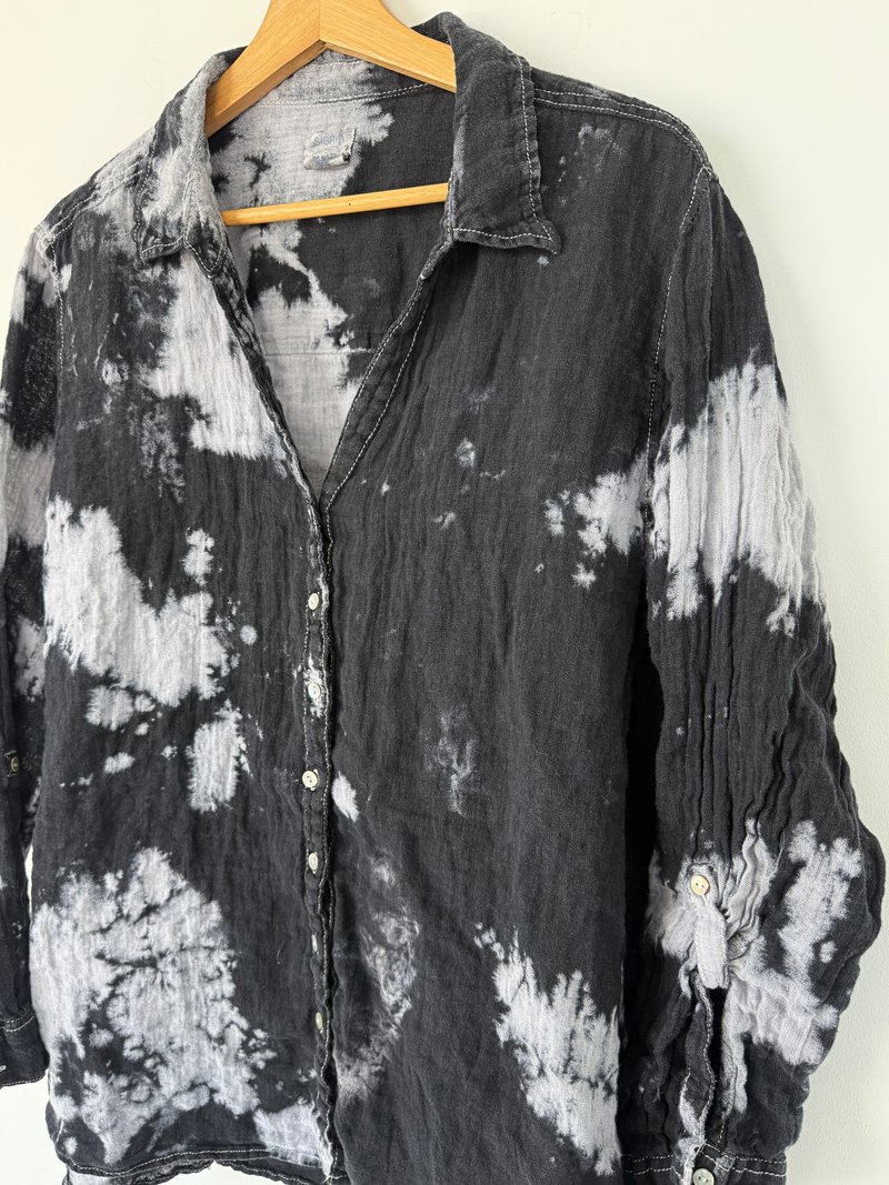 LINEN BUTTON UP