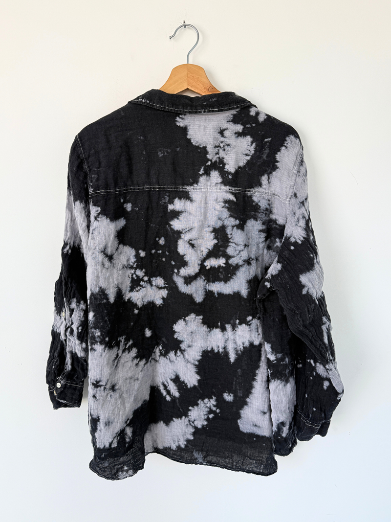 LINEN BUTTON UP