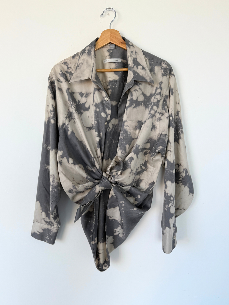 SILKY BUTTON UP