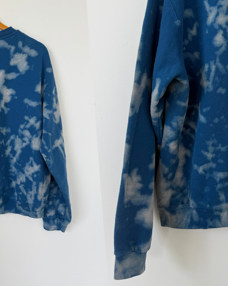 HOT SPRINGS POLAR BEAR CREWNECK
