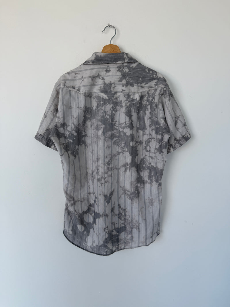 VINTAGE PEARL SNAP BUTTON UP